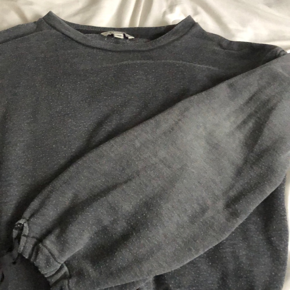 balloon sleeve crew neck